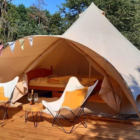 Hotel Glamping V Sadu Sadská Esterno foto